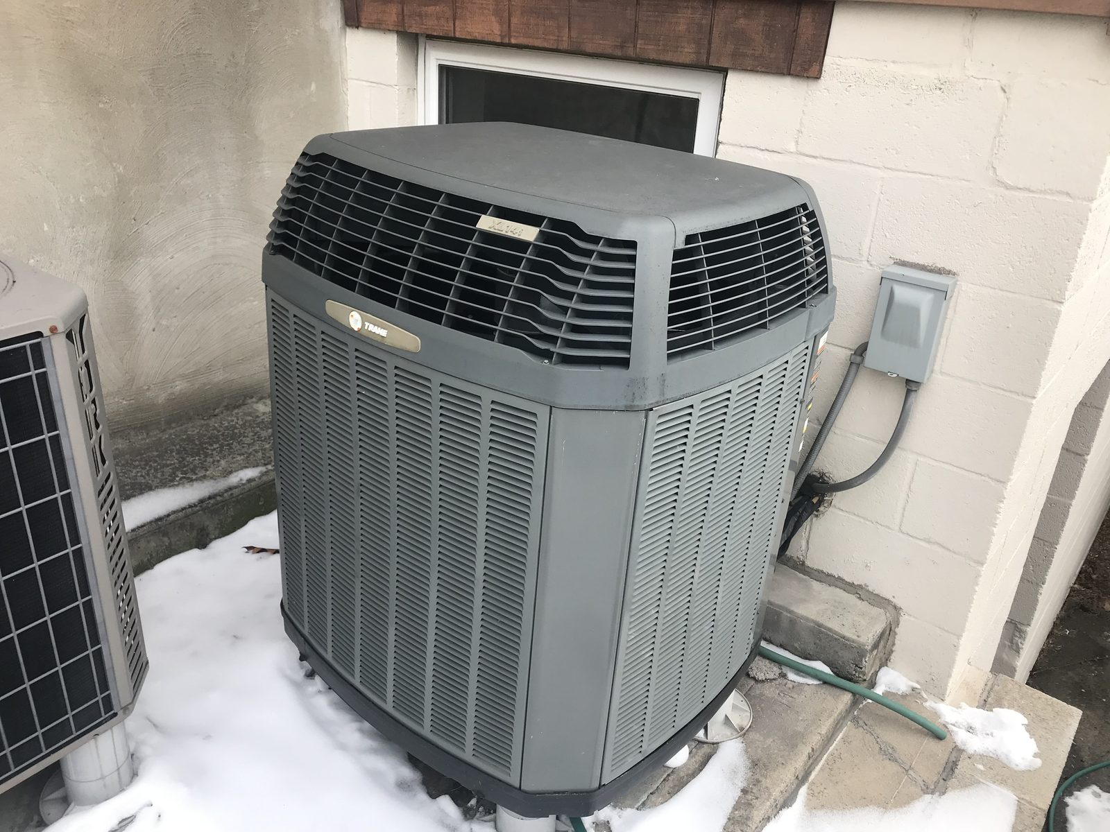 Central air conditioning condenser
